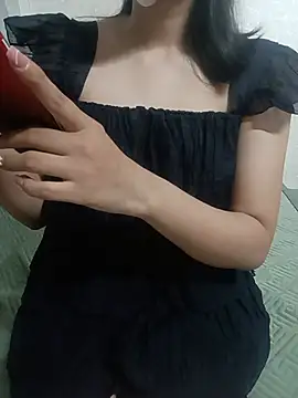 Snapshot of _Bellanice_ chatting on July 8, 3:27 pm Bellanice online show from July 8, 3:27 pm