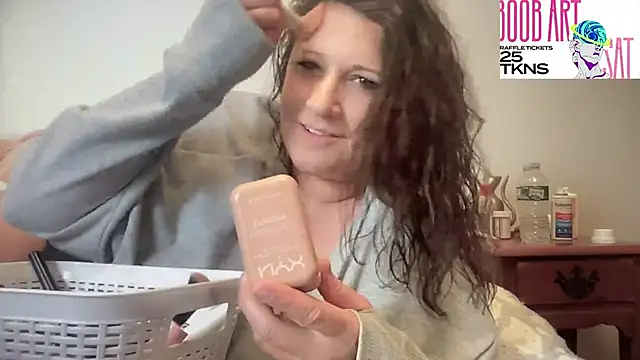 Snapshot of maddiliz chatting on February 15, 5:30 am maddiliz online show from February 15, 5:30 am