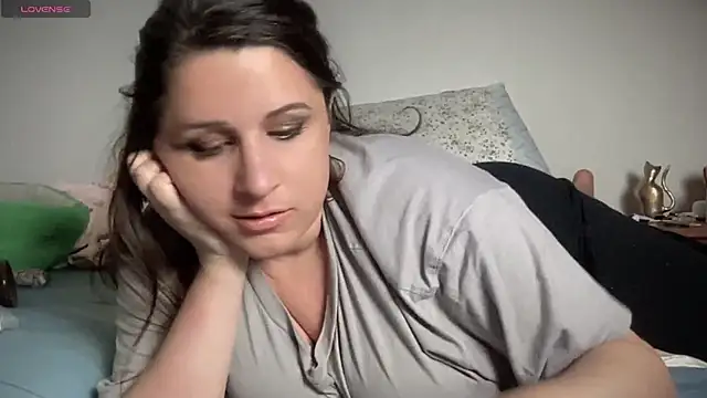 Snapshot of maddiliz chatting on February 17, 4:31 am maddiliz online show from February 17, 4:31 am