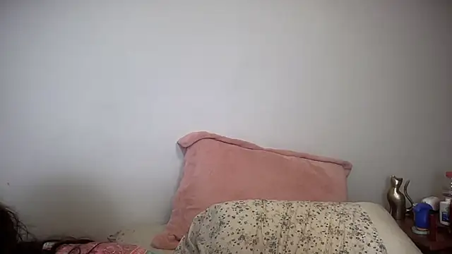 Snapshot of maddiliz chatting on February 19, 4:23 am maddiliz online show from February 19, 4:23 am