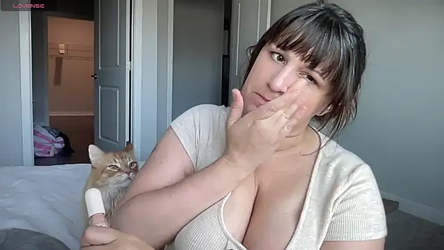 Snapshot of maddiliz chatting on March 8, 4:28 pm maddiliz online show from March 8, 4:28 pm