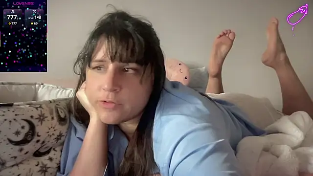 Snapshot of maddiliz chatting on March 22, 3:42 pm maddiliz online show from March 22, 3:42 pm