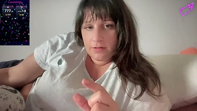 Snapshot of maddiliz chatting on March 23, 3:43 am maddiliz online show from March 23, 3:43 am