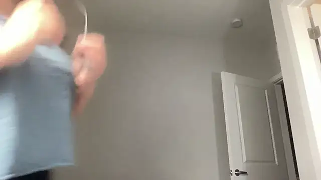 Snapshot of maddiliz chatting on September 24, 3:54 am maddiliz online show from September 24, 3:54 am