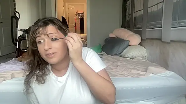 Snapshot of maddiliz chatting on November 10, 7:57 pm maddiliz online show from November 10, 7:57 pm