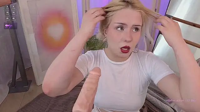 Snapshot of BlondeCrush__ chatting on June 7, 2:21 pm BlondeCrush online show from June 7, 2:21 pm