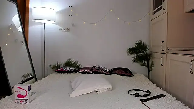 Snapshot of SonyaBabyn chatting on February 9, 12:52 pm SonyaBabyn online show from February 9, 12:52 pm