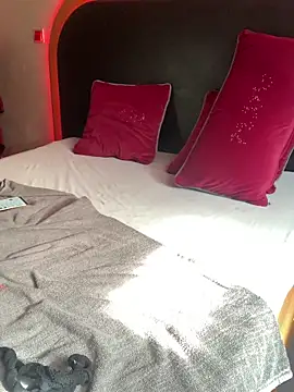 prachernadine online show from February 11, 11:32 am