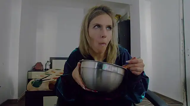 DedeSibel online show from October 10, 11:20 am