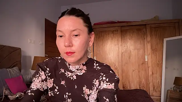 Snapshot of kittycat4you chatting on December 19, 10:24 am kittycat4you online show from December 19, 10:24 am