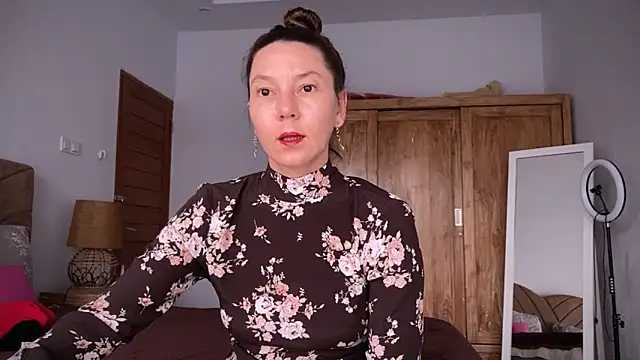 Snapshot of kittycat4you chatting on February 18, 6:48 am kittycat4you online show from February 18, 6:48 am