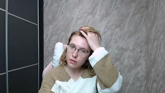 Snapshot of Reginasmilee chatting on February 14, 3:05 pm Reginasmilee online show from February 14, 3:05 pm