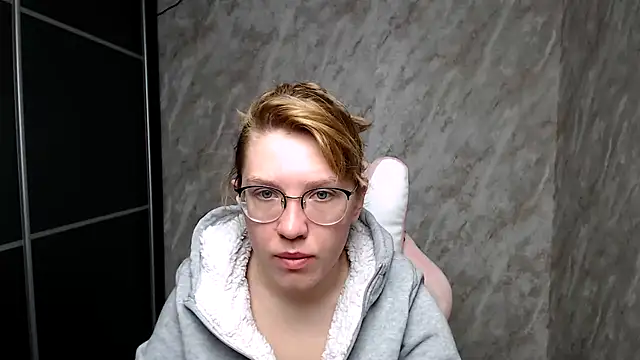 Snapshot of Reginasmilee chatting on March 12, 2:52 am Reginasmilee online show from March 12, 2:52 am