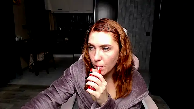 Snapshot of Reginasmilee chatting on October 3, 12:40 am Reginasmilee online show from October 3, 12:40 am