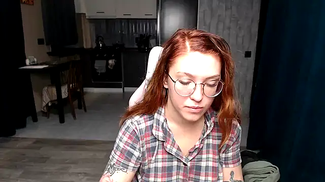 Snapshot of Reginasmilee chatting on October 4, 1:14 am Reginasmilee online show from October 4, 1:14 am