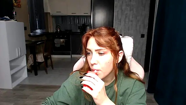 Snapshot of Reginasmilee chatting on October 9, 7:28 am Reginasmilee online show from October 9, 7:28 am