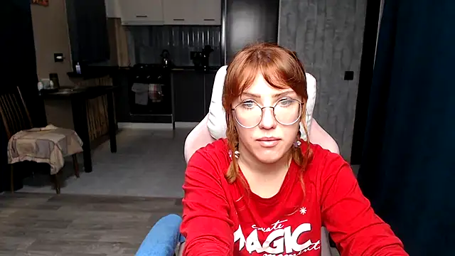 Snapshot of Reginasmilee chatting on October 12, 11:37 pm Reginasmilee online show from October 12, 11:37 pm