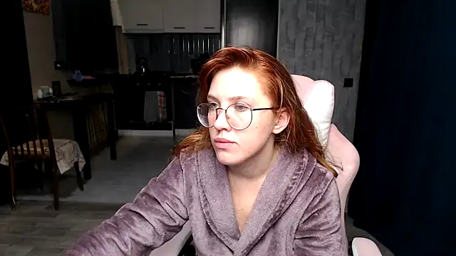 Snapshot of Reginasmilee chatting on October 19, 1:39 am Reginasmilee online show from October 19, 1:39 am