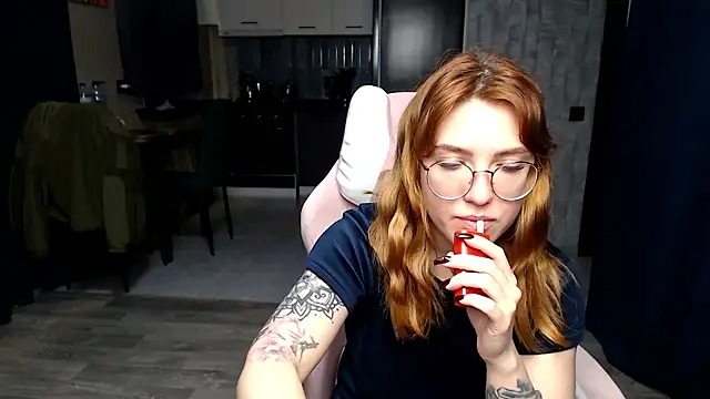 Reginasmilee online show from November 5, 1:16 am