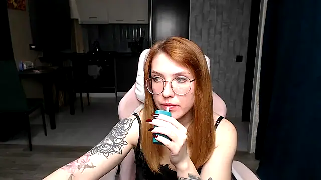 Reginasmilee online show from November 19, 1:55 pm