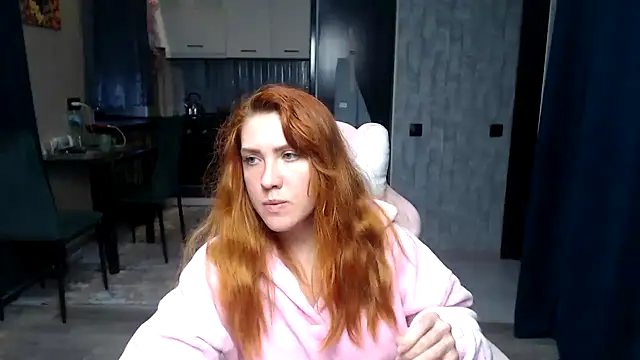 Reginasmilee online show from April 10, 2:44 pm