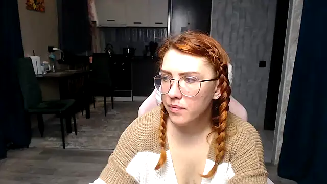 Reginasmilee online show from April 12, 3:00 am