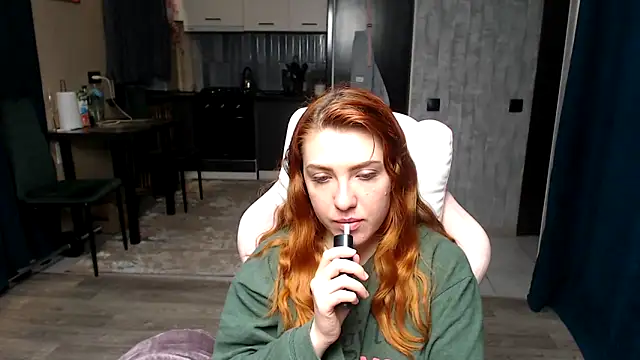 Reginasmilee online show from April 15, 2:40 am