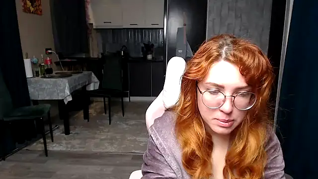 Reginasmilee online show from April 19, 1:27 am