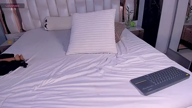 Snapshot of SarahPreston chatting on January 8, 10:16 pm SarahPreston online show from January 8, 10:16 pm