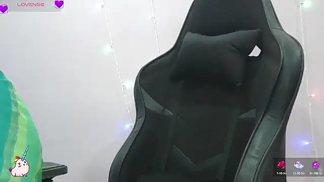 Snapshot of Trishas_Stream chatting on February 3, 8:46 am Trishas Stream online show from February 3, 8:46 am