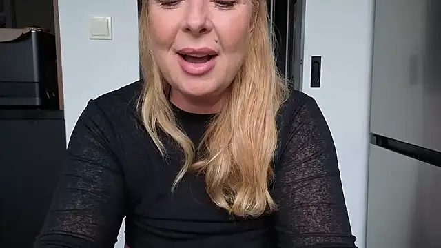 Snapshot of TammyJeann chatting on September 15, 7:08 am TammyJeann online show from September 15, 7:08 am