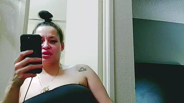 imisamoore69 online show from January 17, 7:13 am