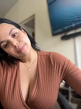 Snapshot of AliceStarshine chatting on November 4, 2:49 pm AliceStarshine online show from November 4, 2:49 pm