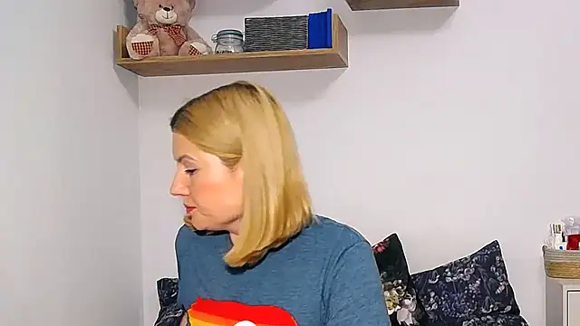 alisenties online show from December 18, 3:40 pm