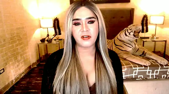 BigCumHuntersxx online show from January 19, 10:06 am