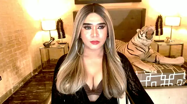 BigCumHuntersxx online show from January 24, 4:28 pm