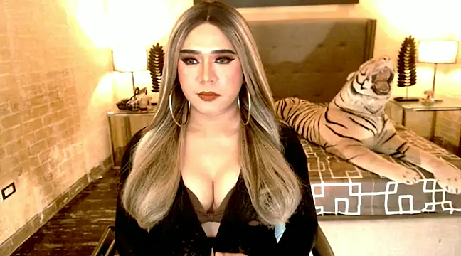 BigCumHuntersxx online show from January 30, 6:54 pm