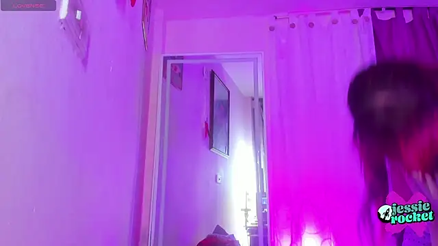 Snapshot of jessierocketx chatting on November 14, 2:10 am jessierocketx online show from November 14, 2:10 am