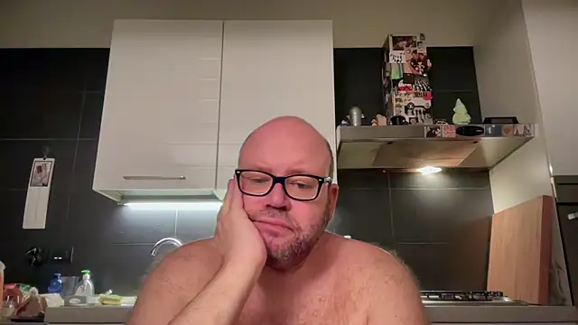 theitalianbear online show from September 13, 11:04 pm