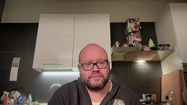 theitalianbear online show from October 18, 4:15 am