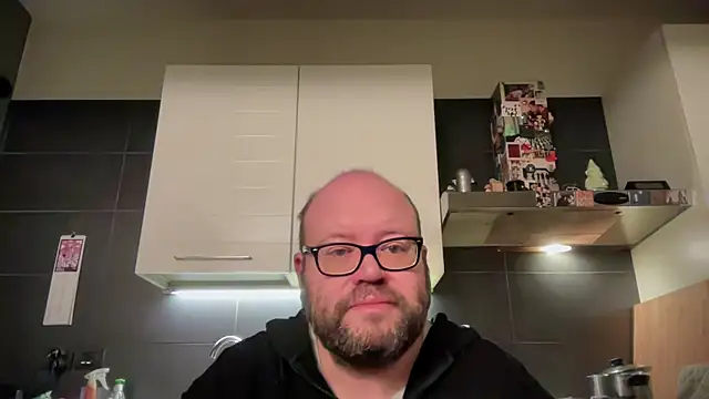 Snapshot of theitalianbear chatting on April 23, 3:19 am theitalianbear online show from April 23, 3:19 am