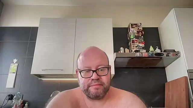 Snapshot of theitalianbear chatting on May 12, 7:38 am theitalianbear online show from May 12, 7:38 am