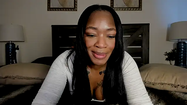 nicolesolace online show from April 7, 9:04 pm