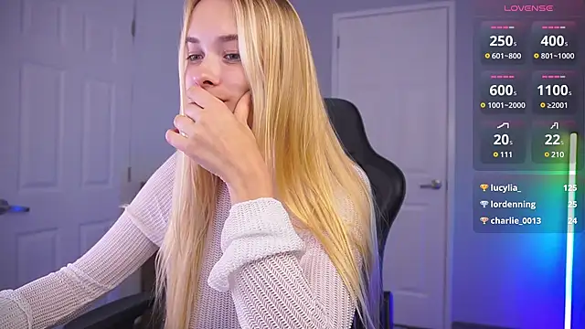 DanikaDillan online show from December 27, 4:26 am