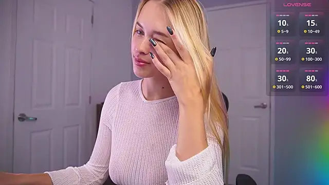 DanikaDillan online show from December 28, 1:29 am