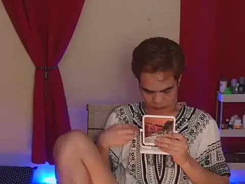 Snapshot of mike_jm chatting on December 16, 10:20 am mike jm online show from December 16, 10:20 am