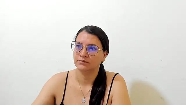 Snapshot of MARILYN_GARCIA chatting on October 28, 12:30 pm MARILYN GARCIA online show from October 28, 12:30 pm