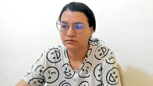 Snapshot of MARILYN_GARCIA chatting on November 16, 2:33 pm MARILYN GARCIA online show from November 16, 2:33 pm