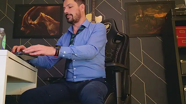 ChrisKox online show from February 5, 5:31 pm