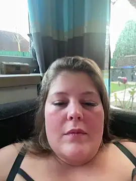 Snapshot of BootyLola chatting on November 2, 3:47 pm BootyLola online show from November 2, 3:47 pm